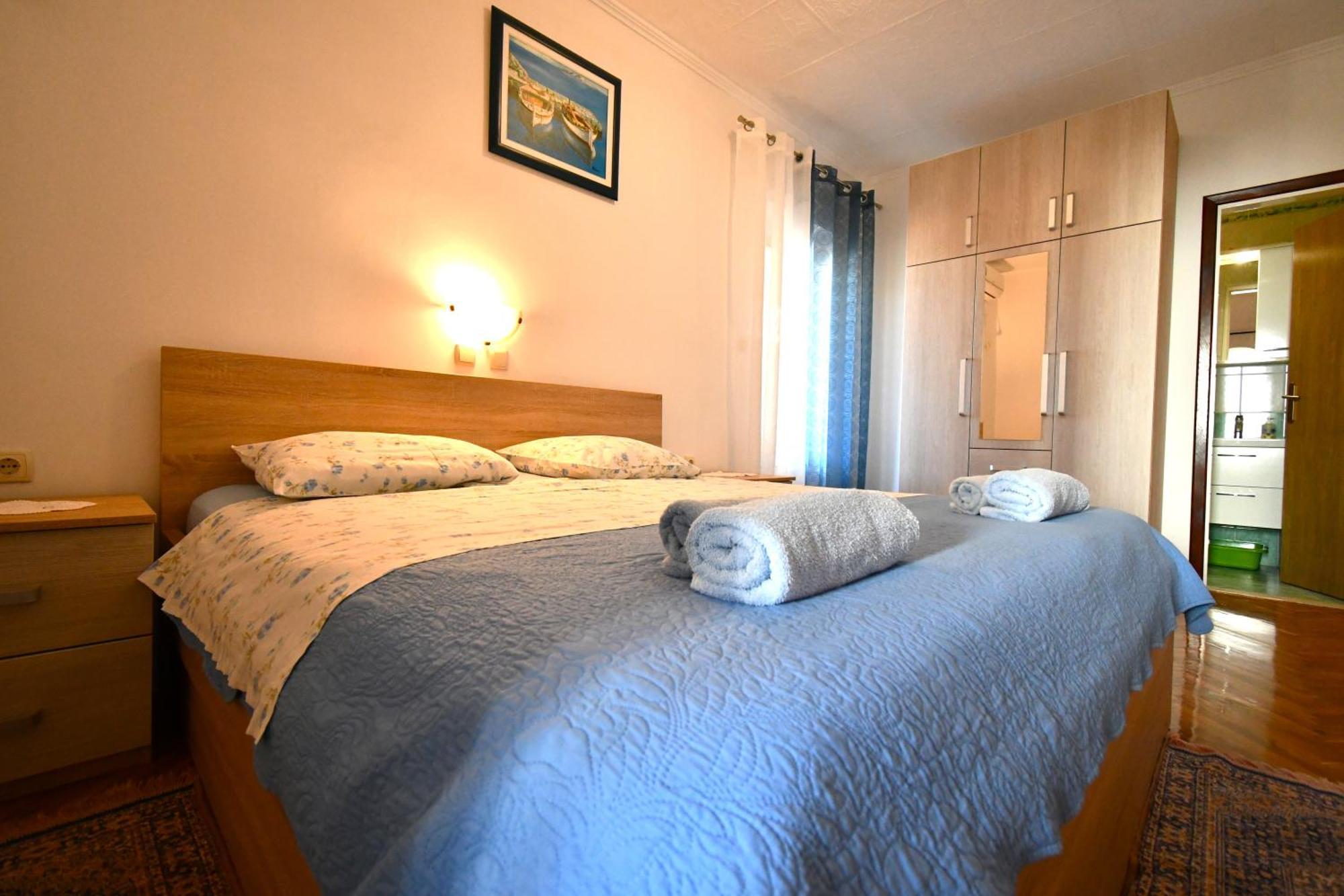 Lopar 239 Hotell Eksteriør bilde